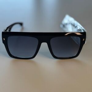 Stylish unisex DSQUARED2 Black Sunglasses